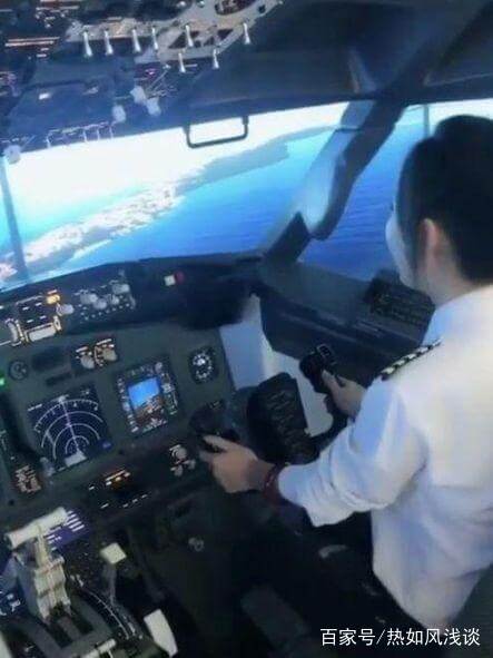抖音美女飛行員火了,開飛機錄視頻,網友:這是模擬飛行駕駛艙 ...-2180 抖音美女飛行員火了,開飛機錄視頻,網友:這是模擬飛行駕駛艙 ...-2180