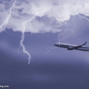 為什么飛機不會被閃電擊毀？