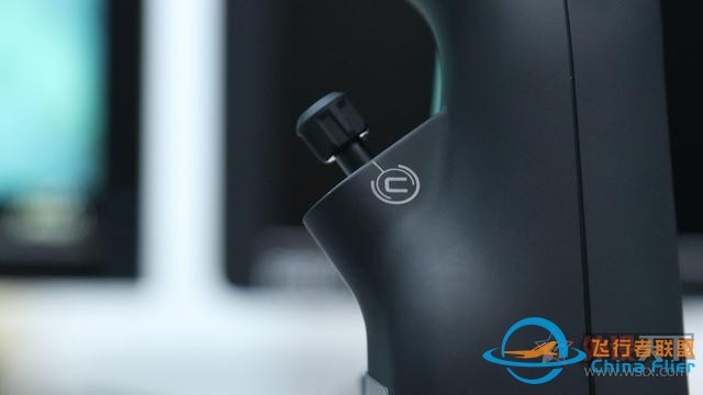 想開飛機嗎？羅技這款飛行模擬搖桿讓你在家就當飛行員-1415