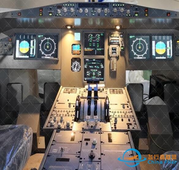 A320客機操縱桿為什么能擺茶盤？側桿模仿戰斗機，副駕被禁止起落-8854