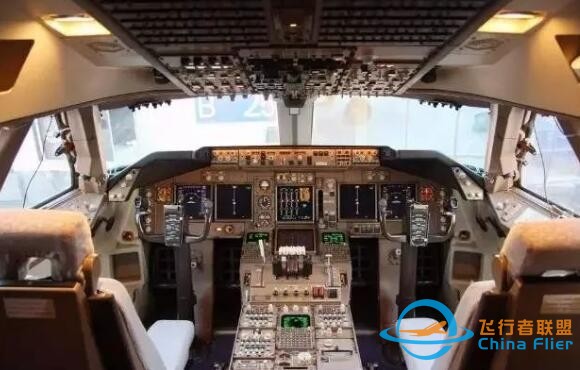 A320客機操縱桿為什么能擺茶盤？側桿模仿戰斗機，副駕被禁止起落-2630