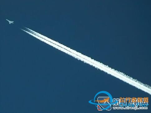 航空知識揭秘：飛機(jī)飛行為什么會產(chǎn)生拉煙？-9323