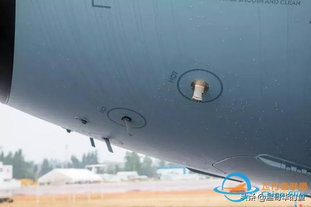 與空中加油飛機A400M近距離接觸-1122