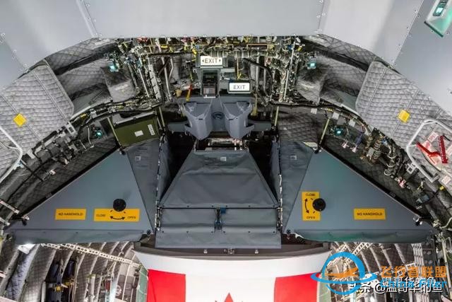 與空中加油飛機A400M近距離接觸-1878