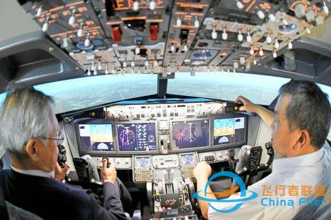 兩款最新的飛行模擬器首次亮相于日本航空科學博物館-193