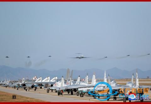 金正恩觀摩朝鮮戰斗飛行技術大賽 現場戰機云集-3998