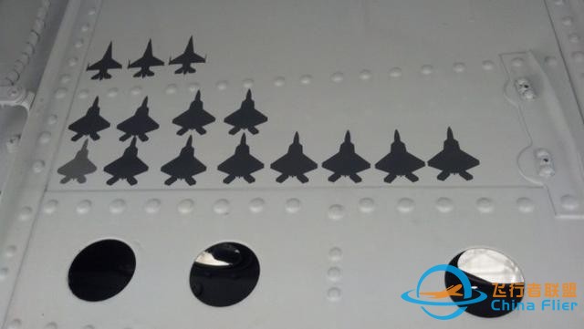 飛行技術也能彌補裝備差距，二代機屢次“擊落”F22-7780