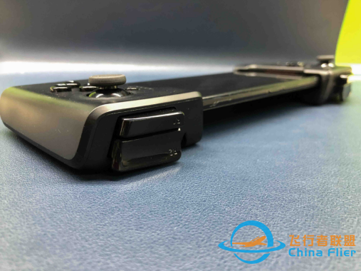 游戲手柄加持硬實力，ROG游戲手機外設黑科技滿血登場-5356