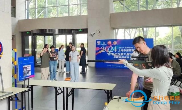 “投籃王”“旱地冰壺”“模擬飛行”…這場白領運動會趣味十足-3922