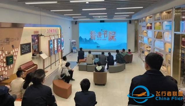 “航空三折疊”，怎么折，都有面-3880