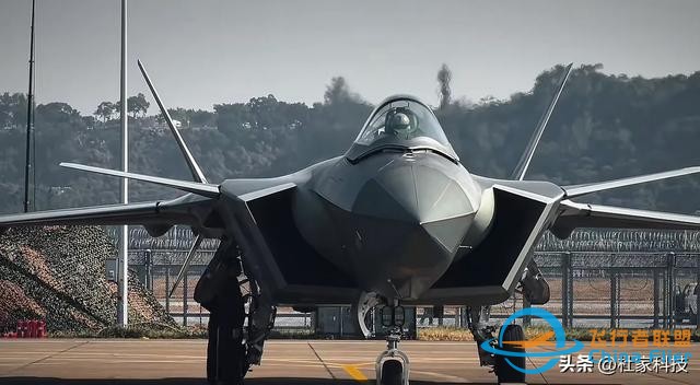 破防了！對中國六代機，美空軍部長終回應：被甩下太多，跟不上了-3202