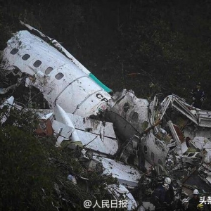 飛機起降必須開飛行模式？技術真相與安全邏輯深度解析