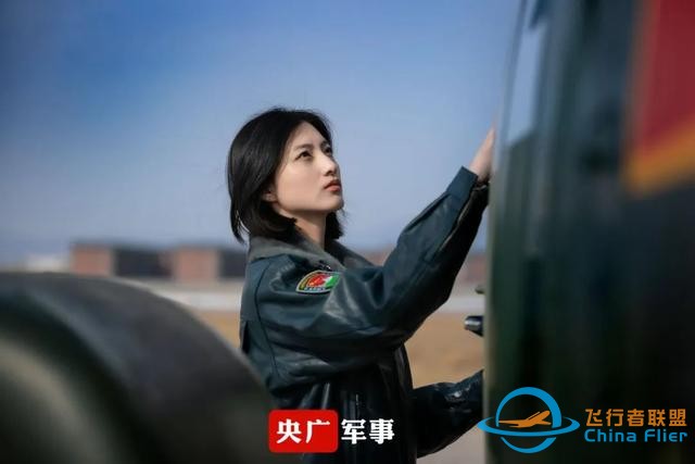 “00后”陸軍女飛行學員，太颯了！-9213